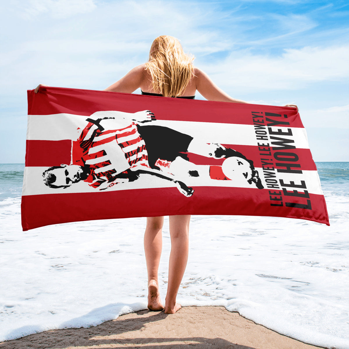 Bulge Beach Towel by Lee Lee - Fine Art America
